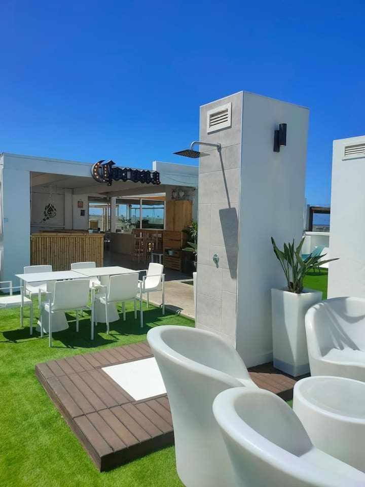 Ocean Sunset Bristol Apartment Corralejo Exterior photo