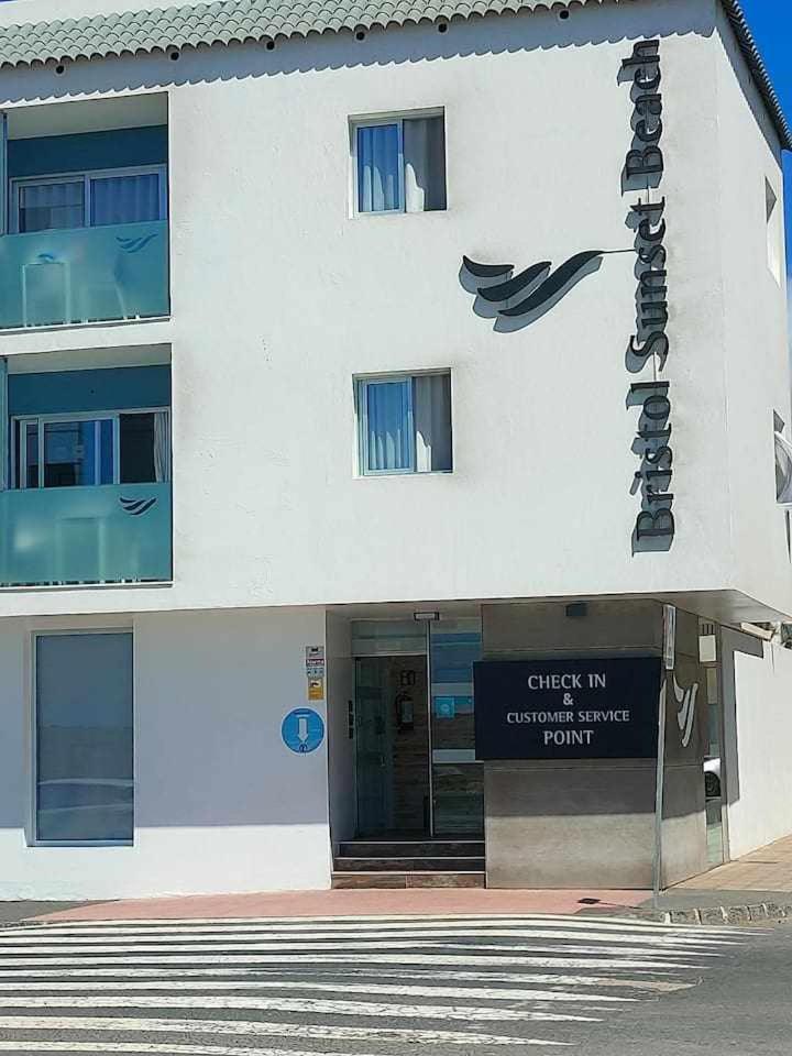 Ocean Sunset Bristol Apartment Corralejo Exterior photo
